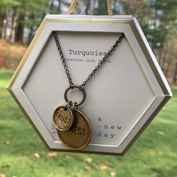 🗝️ Trust + Honest Necklace 🗝️ - Picture 2 of 5